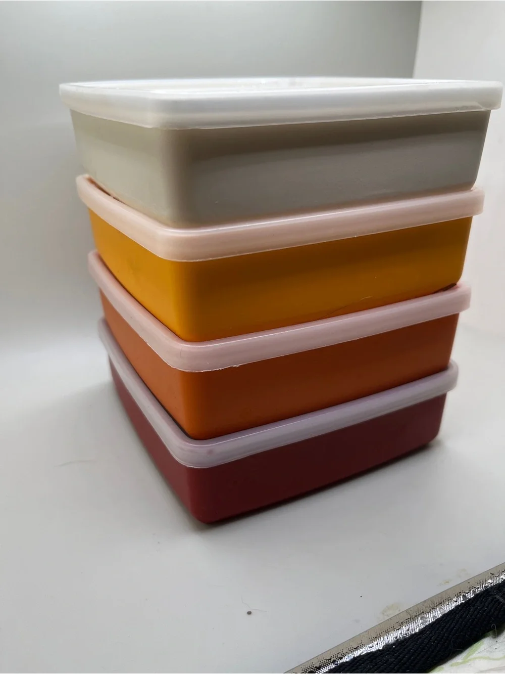 Lot of 4 Vintage Tupperware Harvest Square-A-Way Sandwich Keepers 670